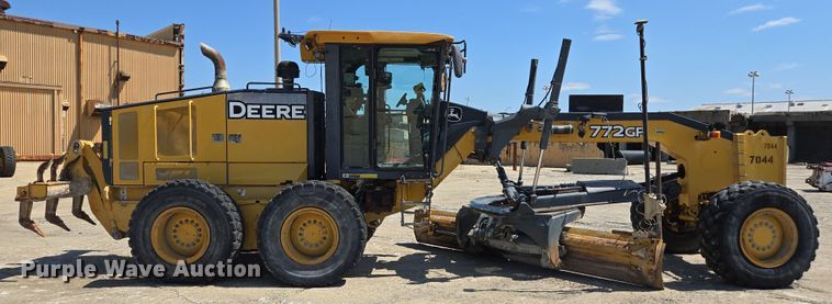 image for item EC3529 2013 John Deere 772G motor grader