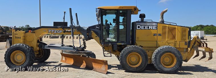 image for item EC3529 2013 John Deere 772G motor grader