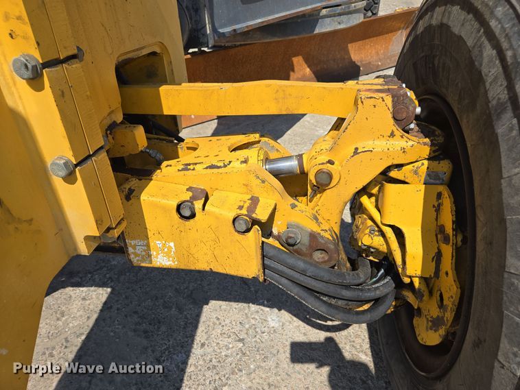 image for item EC3529 2013 John Deere 772G motor grader