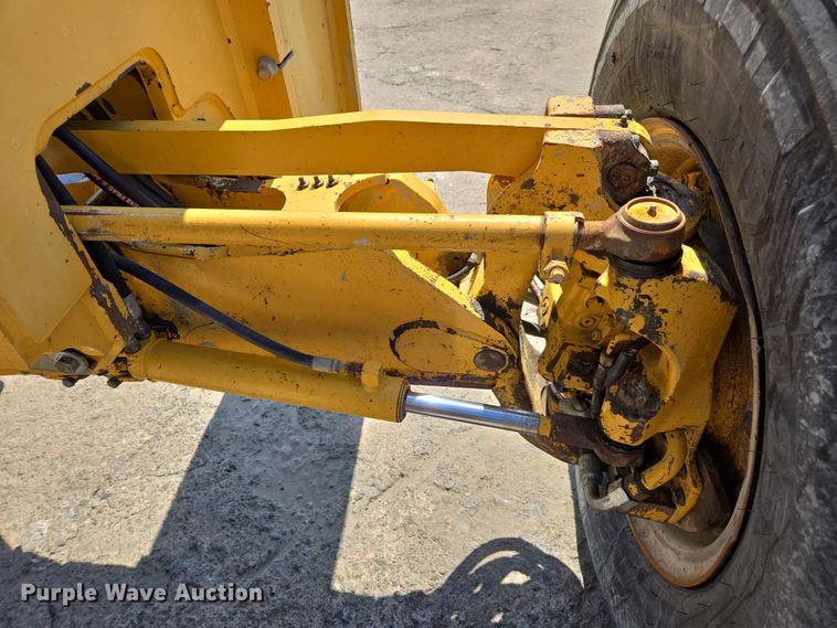 image for item EC3529 2013 John Deere 772G motor grader