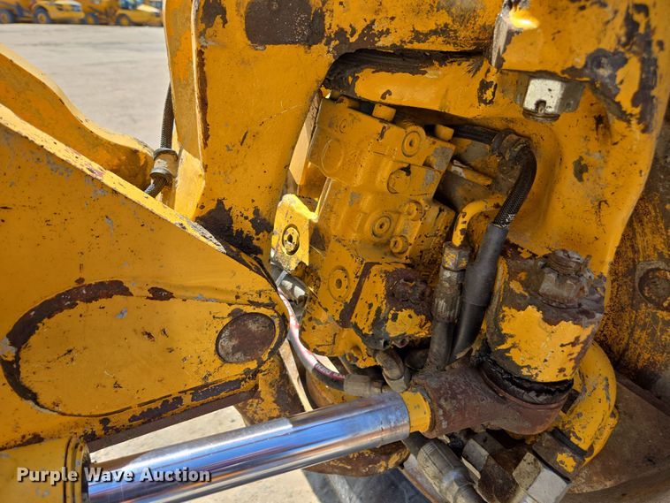 image for item EC3529 2013 John Deere 772G motor grader