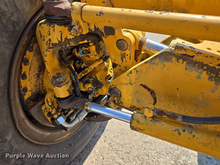 image for item EC3529 2013 John Deere 772G motor grader