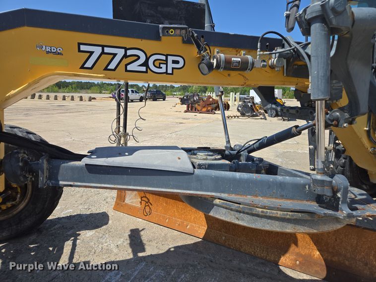image for item EC3529 2013 John Deere 772G motor grader