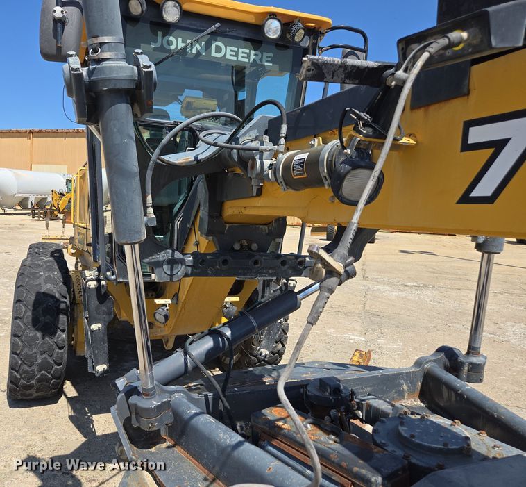 image for item EC3529 2013 John Deere 772G motor grader