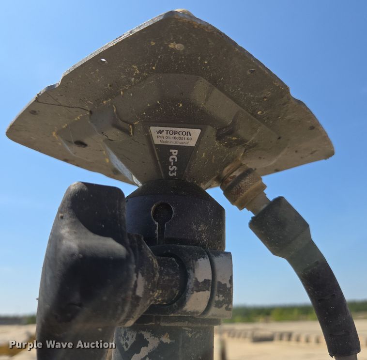 image for item EC3529 2013 John Deere 772G motor grader