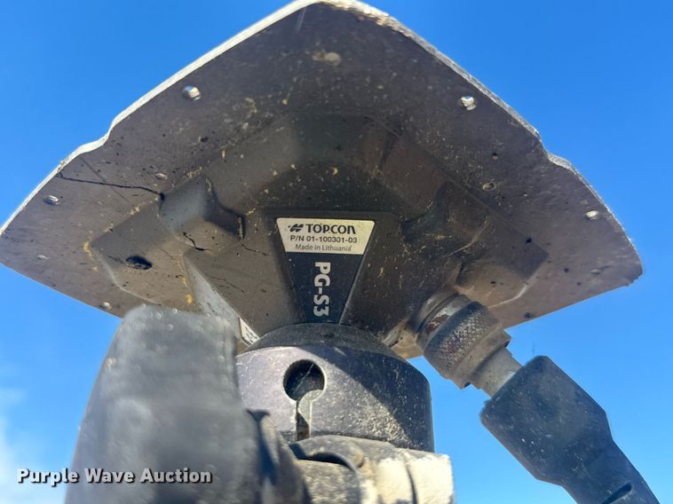 image for item EC3529 2013 John Deere 772G motor grader