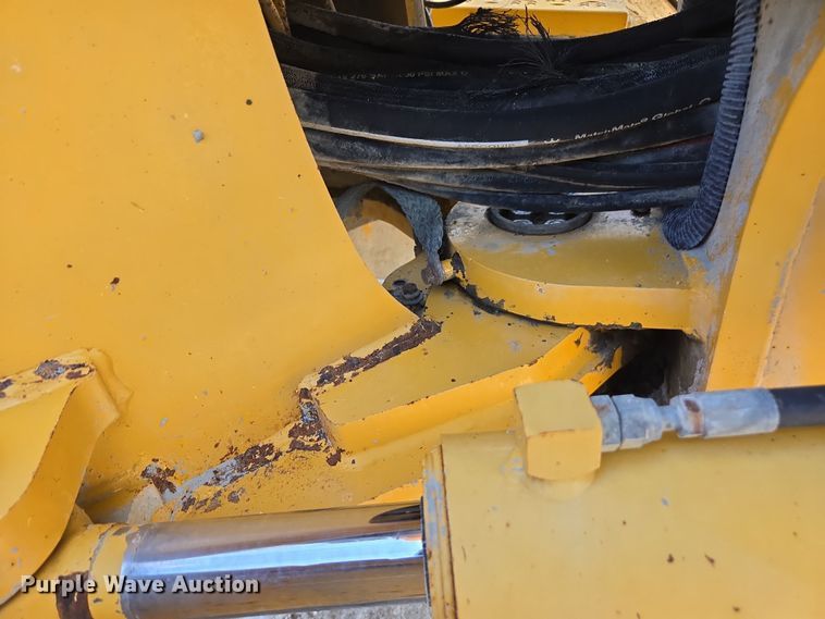 image for item EC3529 2013 John Deere 772G motor grader