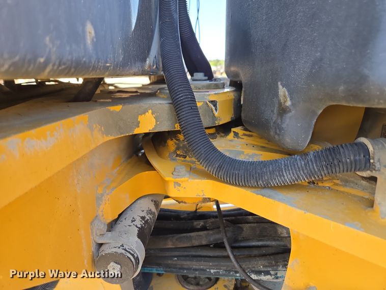 image for item EC3529 2013 John Deere 772G motor grader