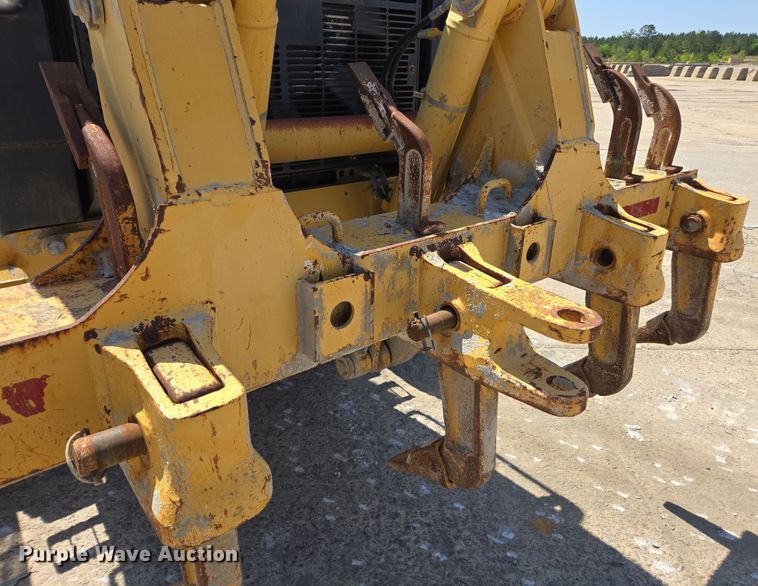 image for item EC3529 2013 John Deere 772G motor grader