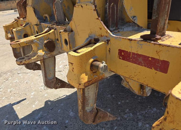 image for item EC3529 2013 John Deere 772G motor grader