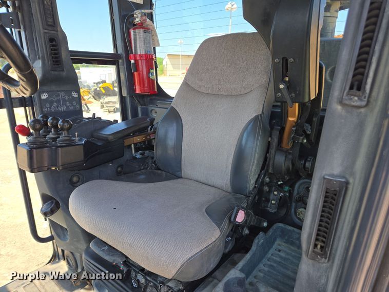 image for item EC3529 2013 John Deere 772G motor grader