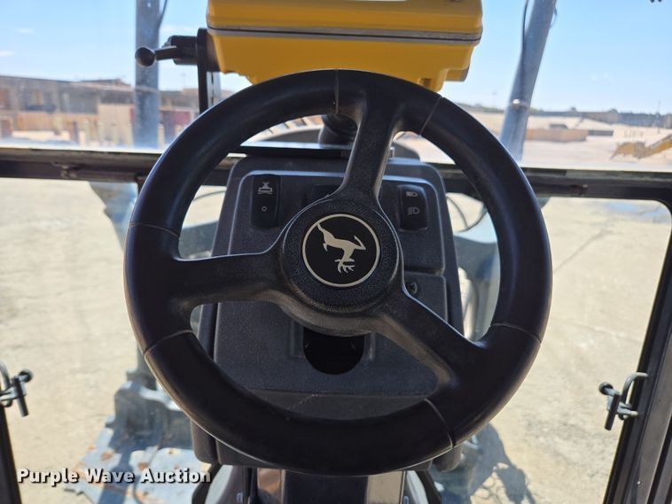 image for item EC3529 2013 John Deere 772G motor grader