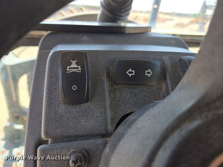 image for item EC3529 2013 John Deere 772G motor grader