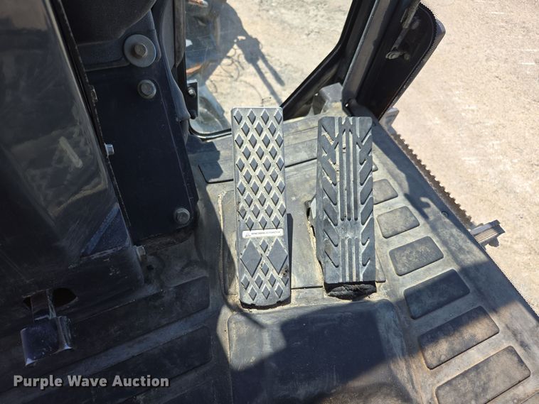 image for item EC3529 2013 John Deere 772G motor grader