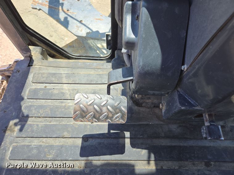 image for item EC3529 2013 John Deere 772G motor grader