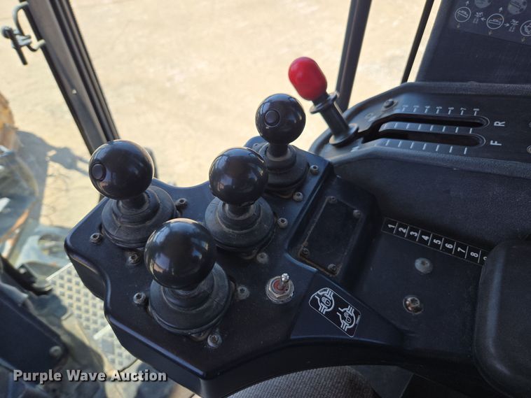 image for item EC3529 2013 John Deere 772G motor grader