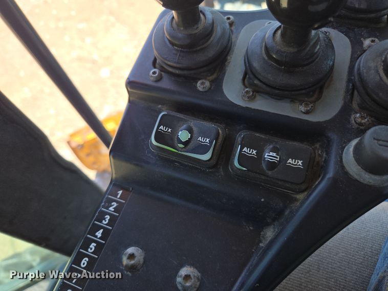 image for item EC3529 2013 John Deere 772G motor grader