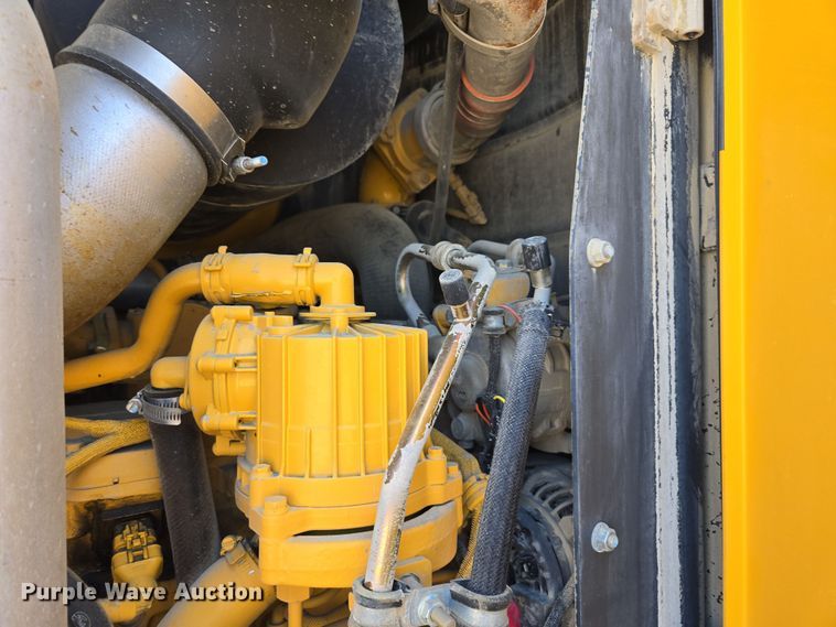 image for item EC3529 2013 John Deere 772G motor grader