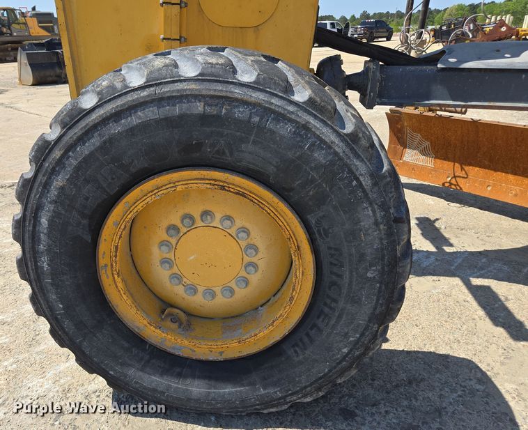 image for item EC3529 2013 John Deere 772G motor grader