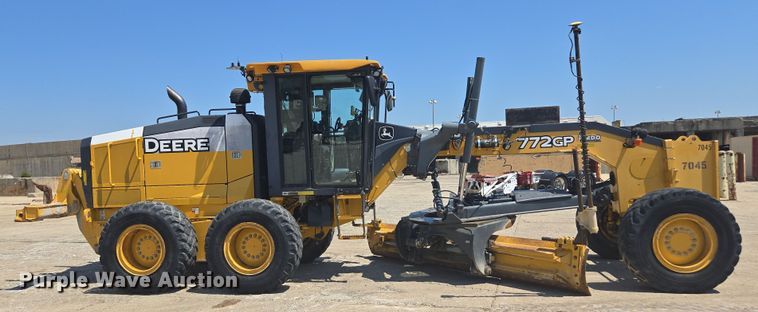 image for item EC3530 2015 John Deere 772G motor grader
