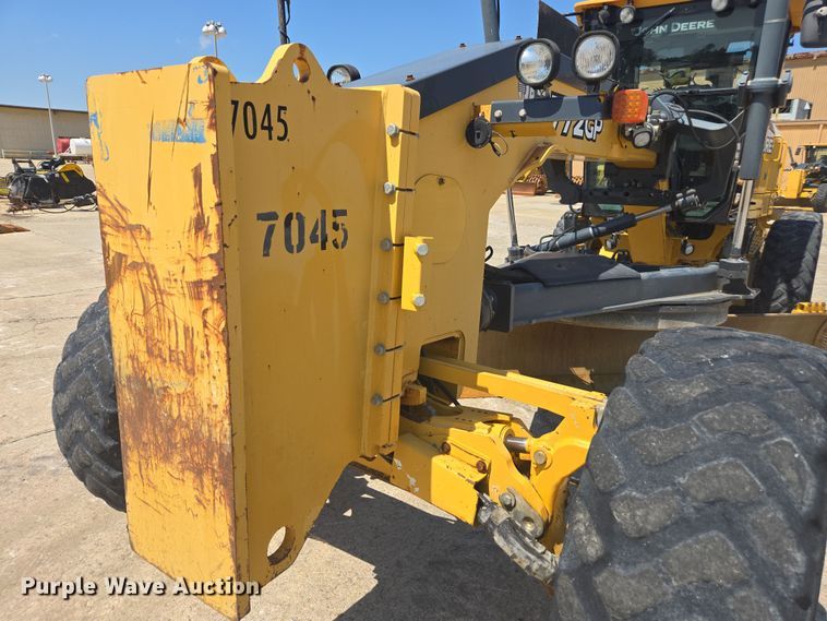 image for item EC3530 2015 John Deere 772G motor grader