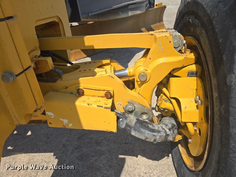 image for item EC3530 2015 John Deere 772G motor grader