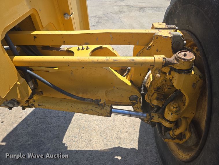image for item EC3530 2015 John Deere 772G motor grader