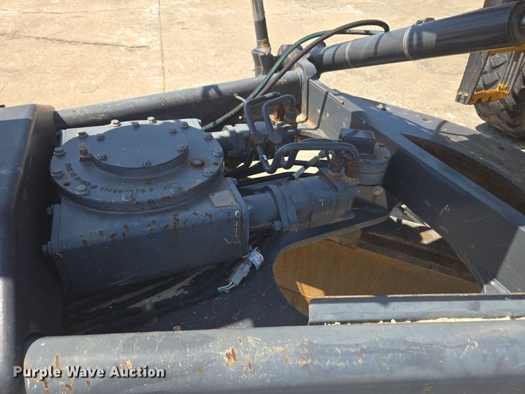 image for item EC3530 2015 John Deere 772G motor grader