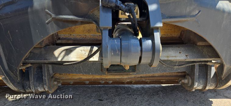 image for item EC3530 2015 John Deere 772G motor grader