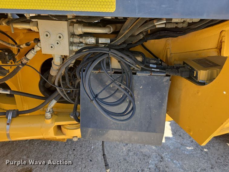 image for item EC3530 2015 John Deere 772G motor grader