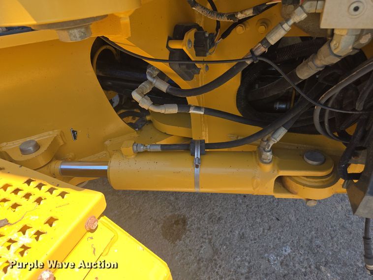 image for item EC3530 2015 John Deere 772G motor grader