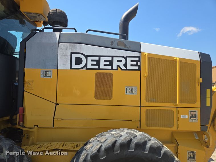 image for item EC3530 2015 John Deere 772G motor grader