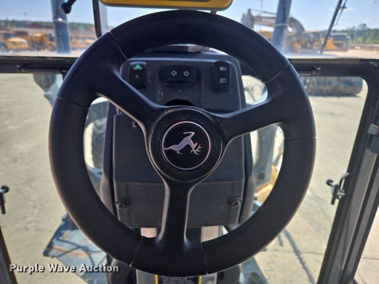 image for item EC3530 2015 John Deere 772G motor grader