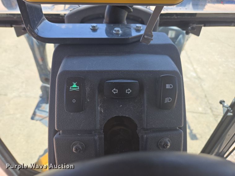 image for item EC3530 2015 John Deere 772G motor grader