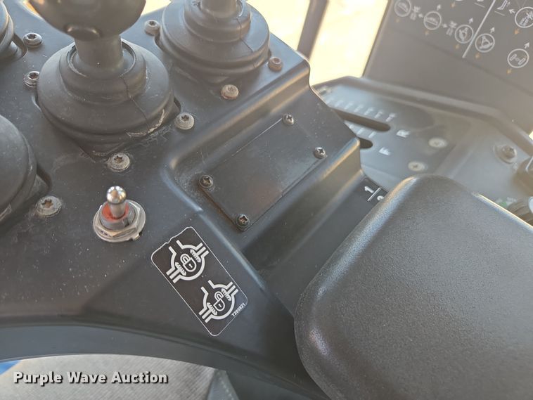 image for item EC3530 2015 John Deere 772G motor grader