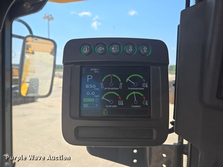 image for item EC3530 2015 John Deere 772G motor grader