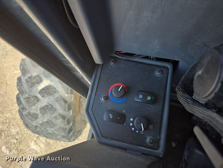 image for item EC3530 2015 John Deere 772G motor grader