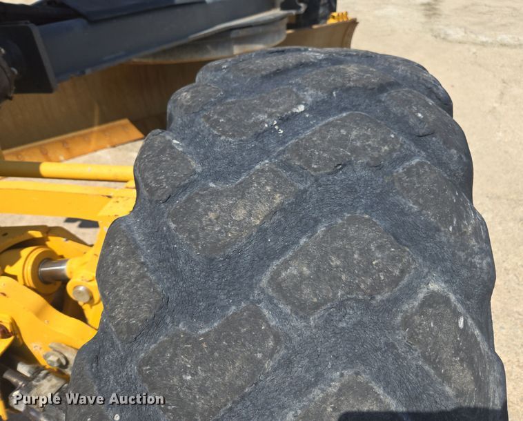 image for item EC3530 2015 John Deere 772G motor grader