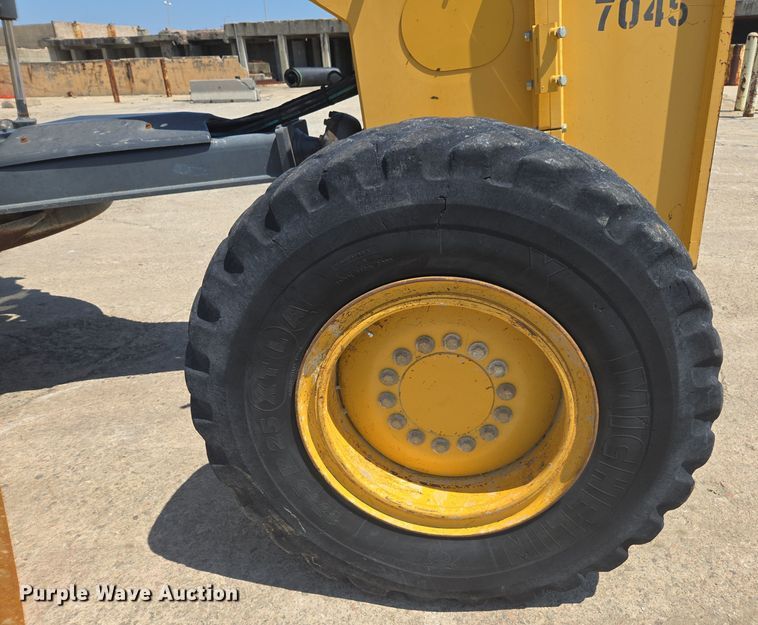 image for item EC3530 2015 John Deere 772G motor grader