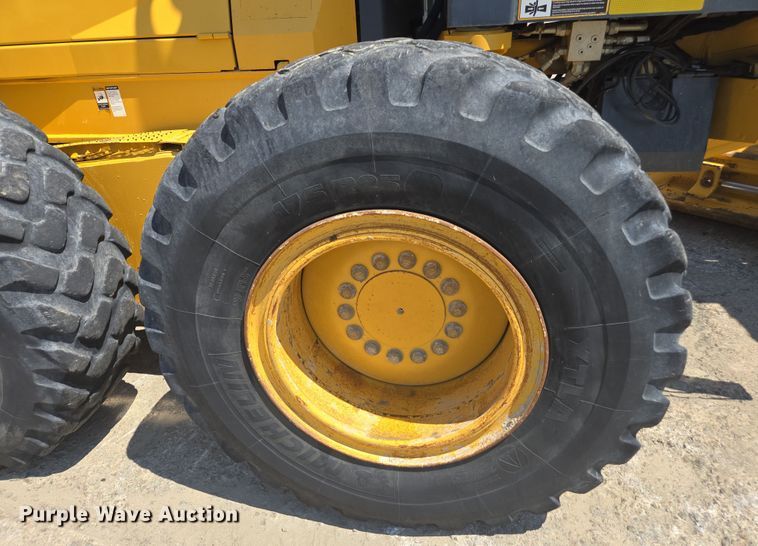 image for item EC3530 2015 John Deere 772G motor grader