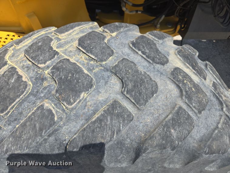 image for item EC3530 2015 John Deere 772G motor grader