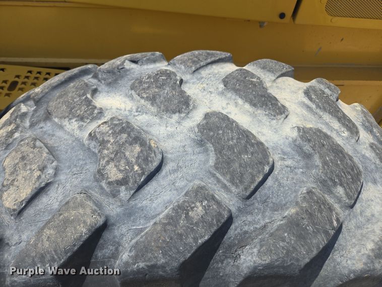 image for item EC3530 2015 John Deere 772G motor grader