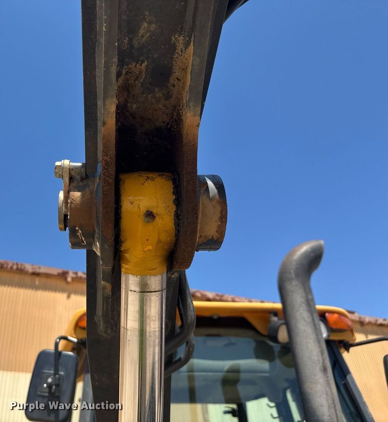 image for item EC3532 2013 John Deere 310SK backhoe