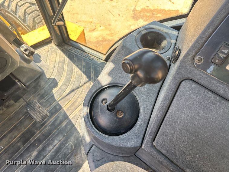 image for item EC3532 2013 John Deere 310SK backhoe