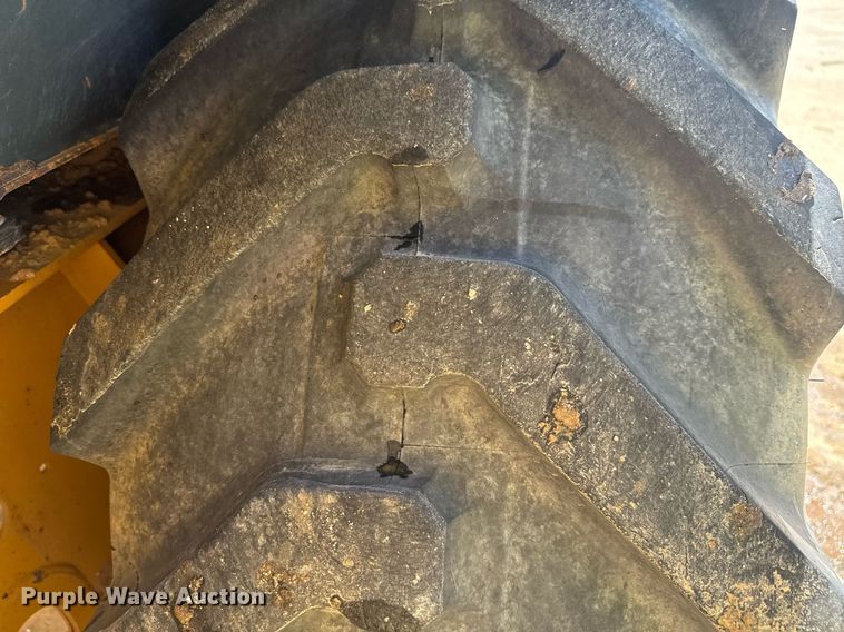 image for item EC3532 2013 John Deere 310SK backhoe