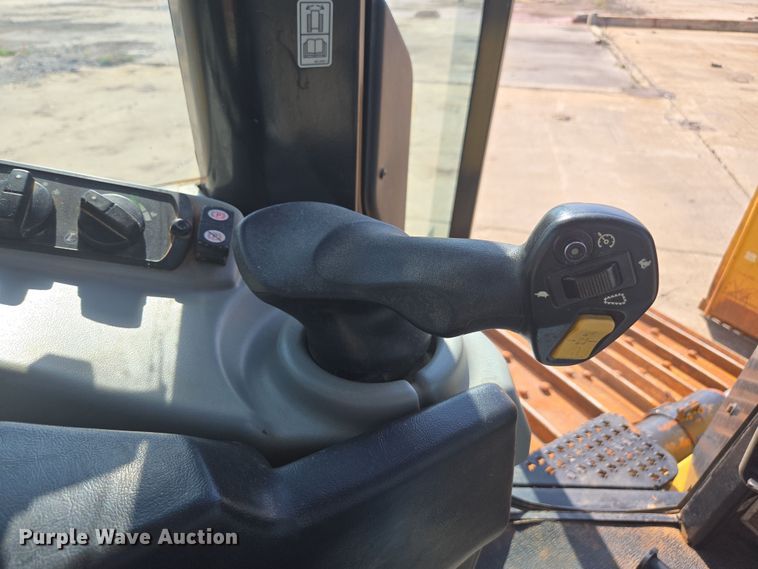 image for item EC3535 2019 Caterpillar D6N XL dozer