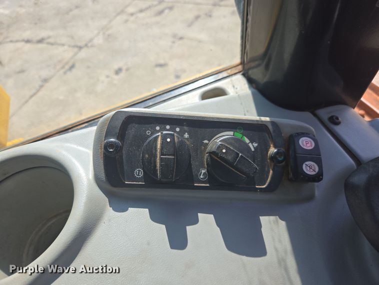 image for item EC3535 2019 Caterpillar D6N XL dozer