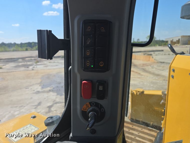 image for item EC3536 2024 Caterpillar D6XE LGP dozer