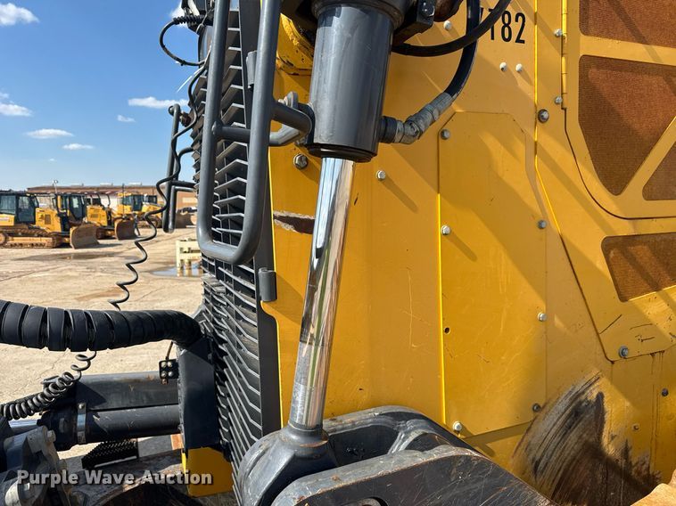 image for item EC3537 2017 John Deere 950K LGP dozer