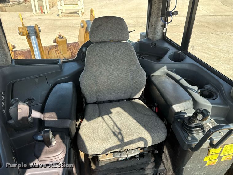 image for item EC3537 2017 John Deere 950K LGP dozer